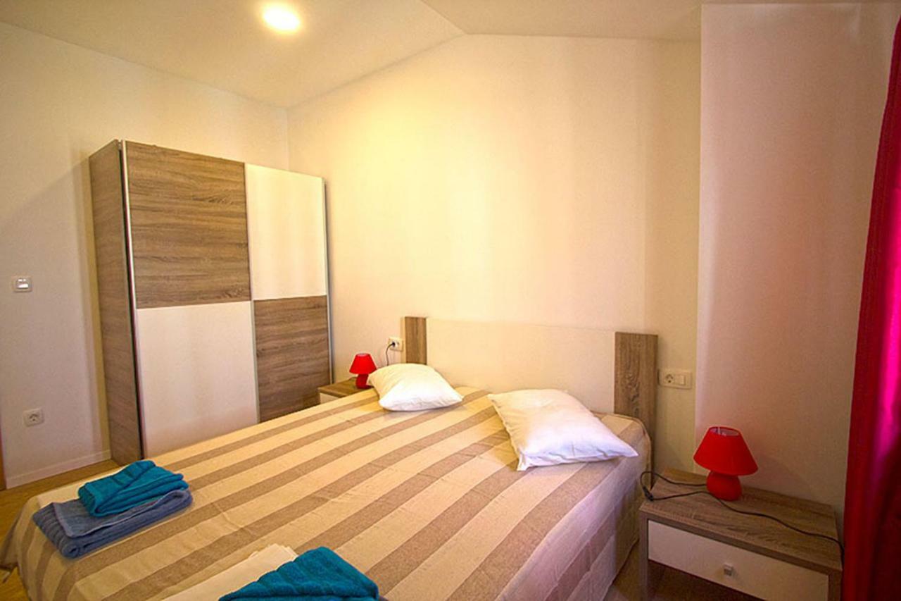 Apartment Carlitos Карлобаг Екстериор снимка