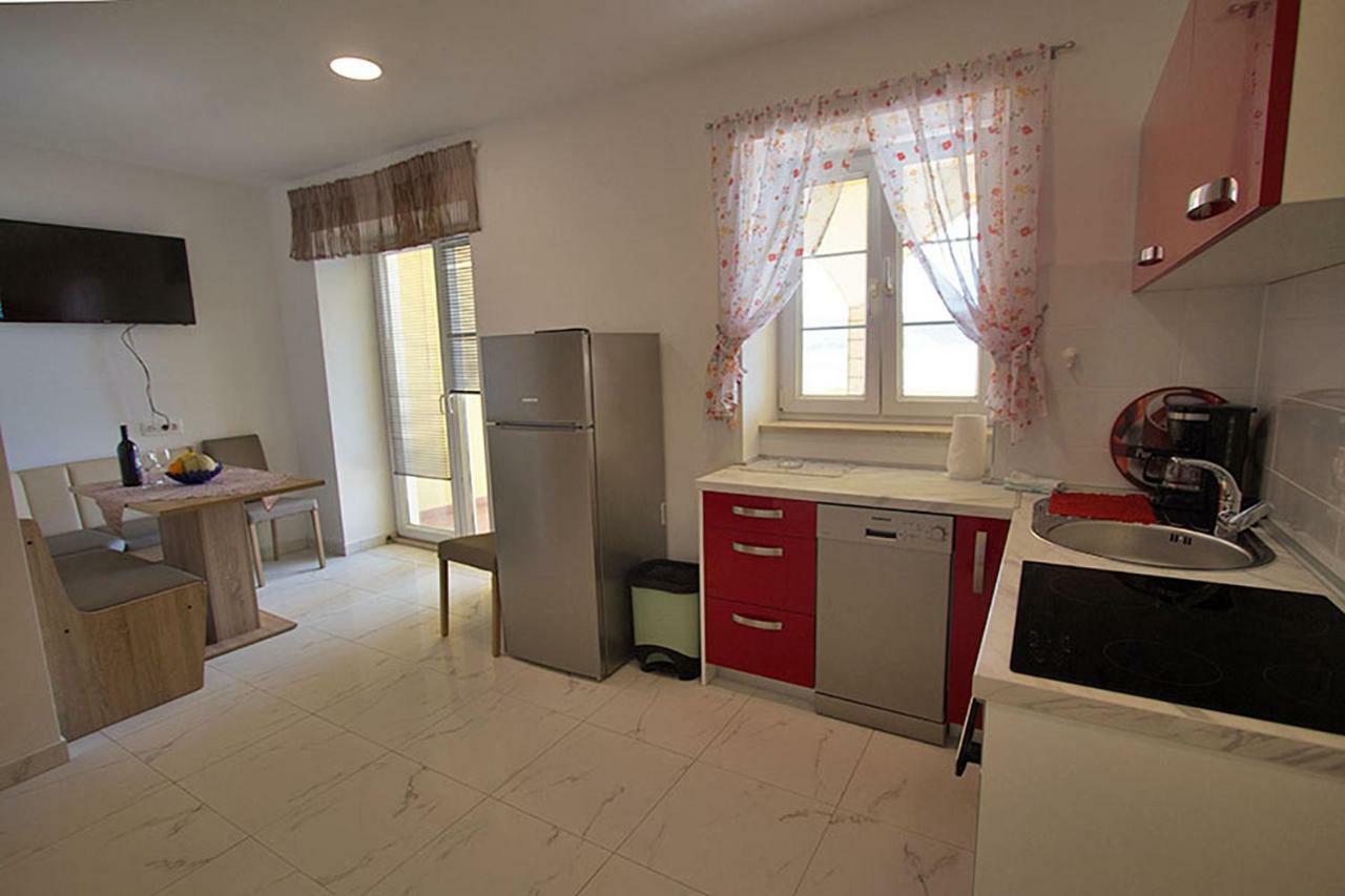 Apartment Carlitos Карлобаг Екстериор снимка